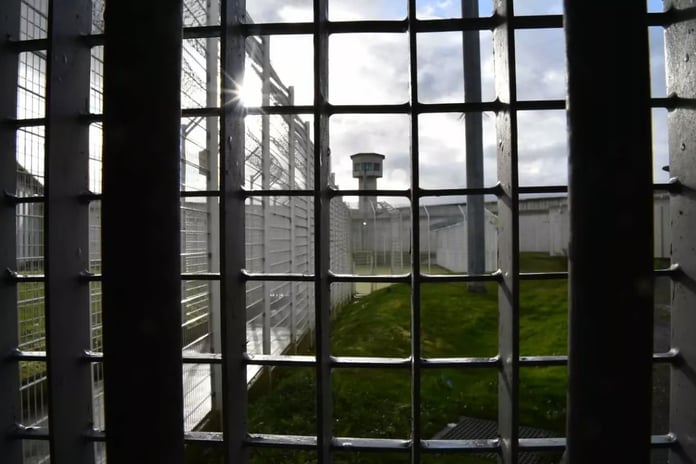 Fransa'da mahkumlara cezaevi masraflarını ödetme planı gündemde