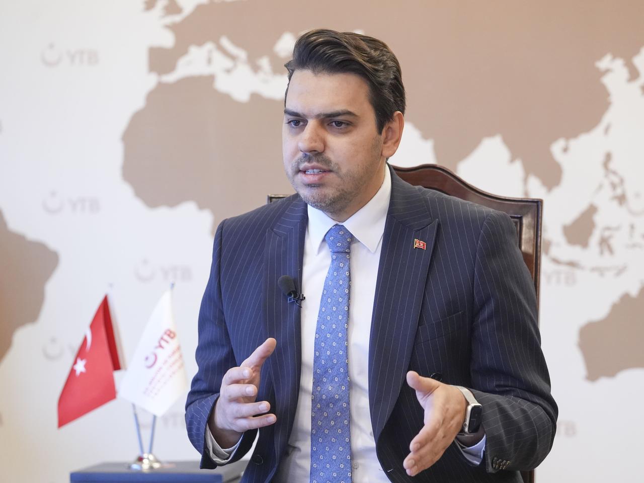 YTB Türk kökenli gençleri Türkiye’ye taşıyor