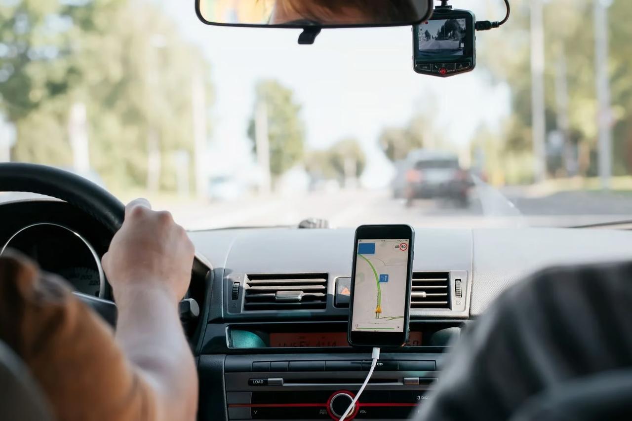 Araç içi telefon tutacağı yasak mı? 