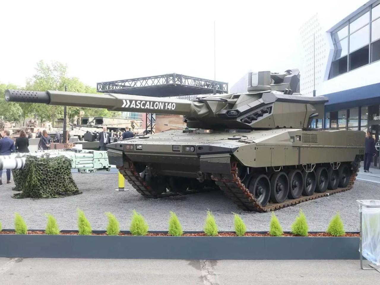 Fransa Leopard tabanlı yeni tankı değerlendiriyor