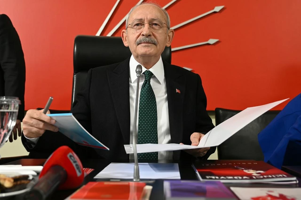 Kemal Kılıçdaroğlu genel merkeze gelecek mi? İki farklı açıklama kafaları karıştırdı