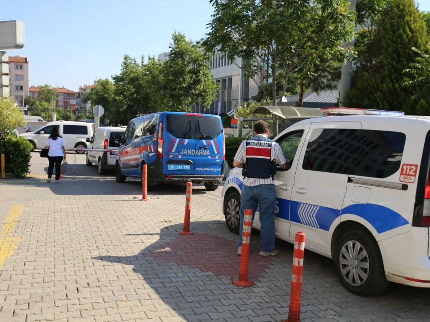Denizli'de düzenlenen uyuşturucu operasyonunda 12 avukat gözaltına alındı