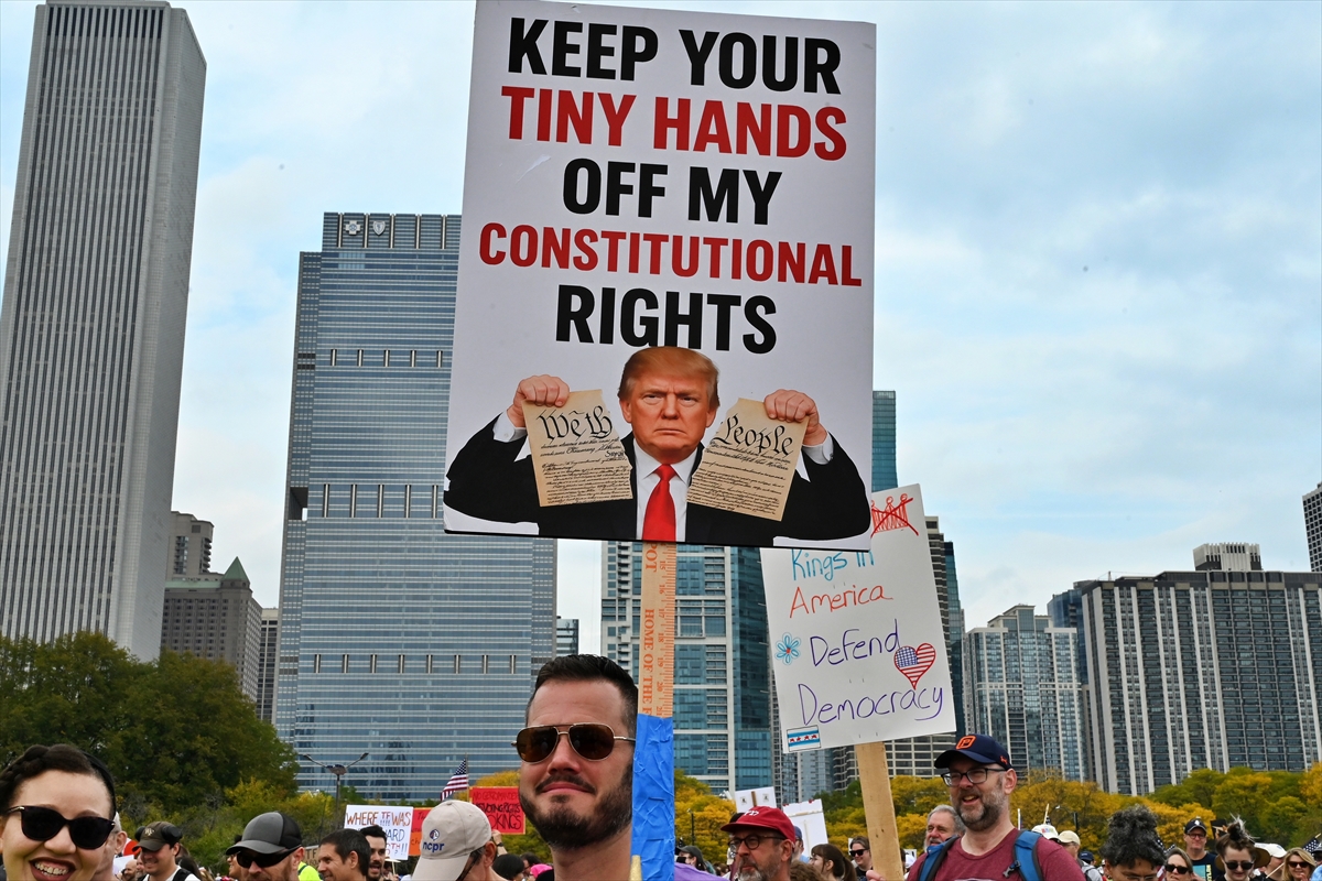 ABD'de milyonlarca kişi Trump'a karşı sokağa çıktı