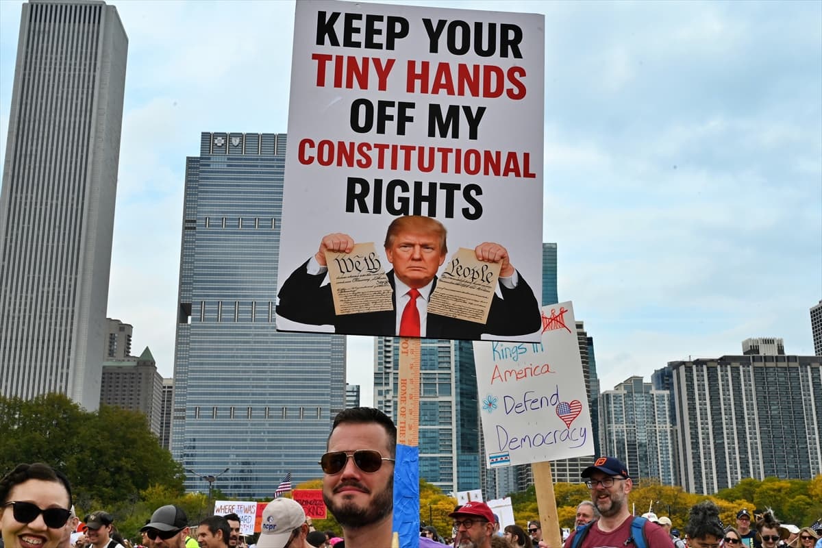 ABD'de milyonlarca kişi Trump'a karşı sokağa çıktı