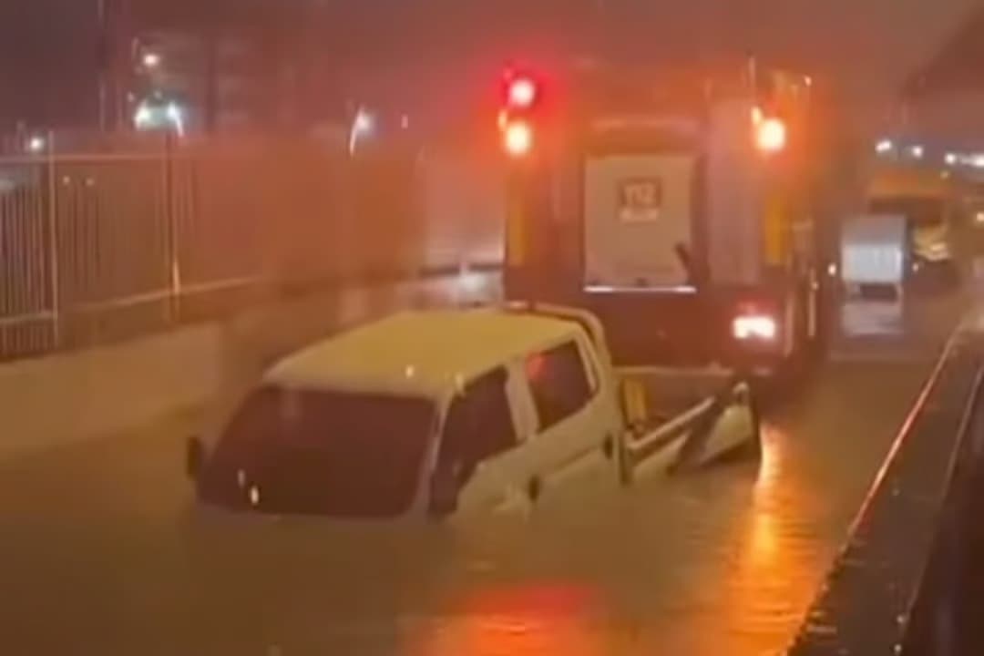 İzmir'de alt geçit faciası! Sürücü boğularak can verdi