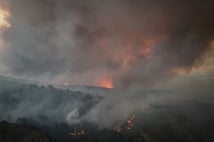 Çanakkale Gelibolu yanıyor: Tarihi alanlara girişler kapataıldı