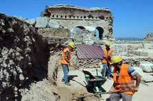 Tralleis Antik Kenti'ndeki 2 bin yıllık havuz yeniden suyla dolacak