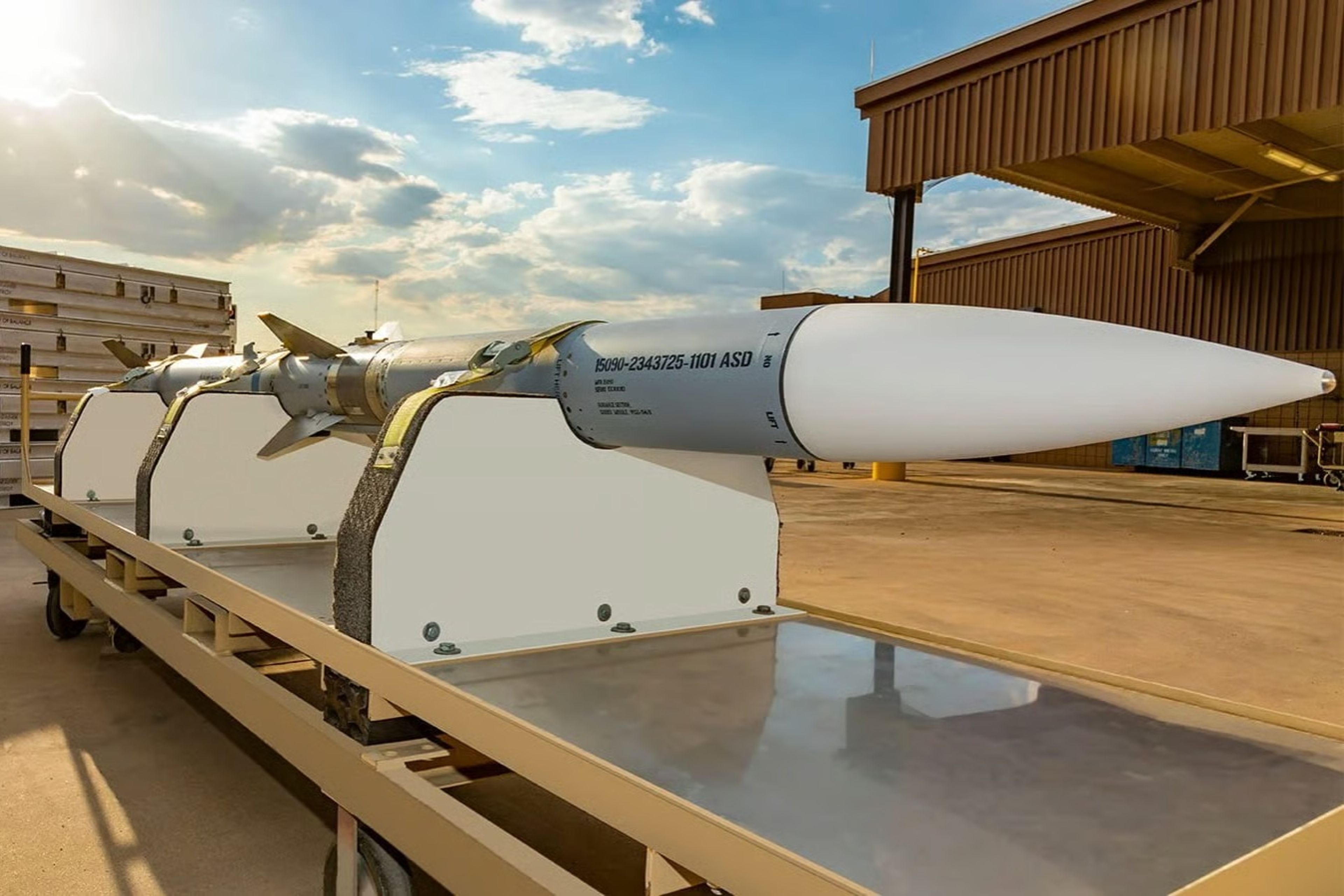 Hollanda, AIM‑120 AMRAAM füzelerinin ortak üretimi için ABD’den onay aldı