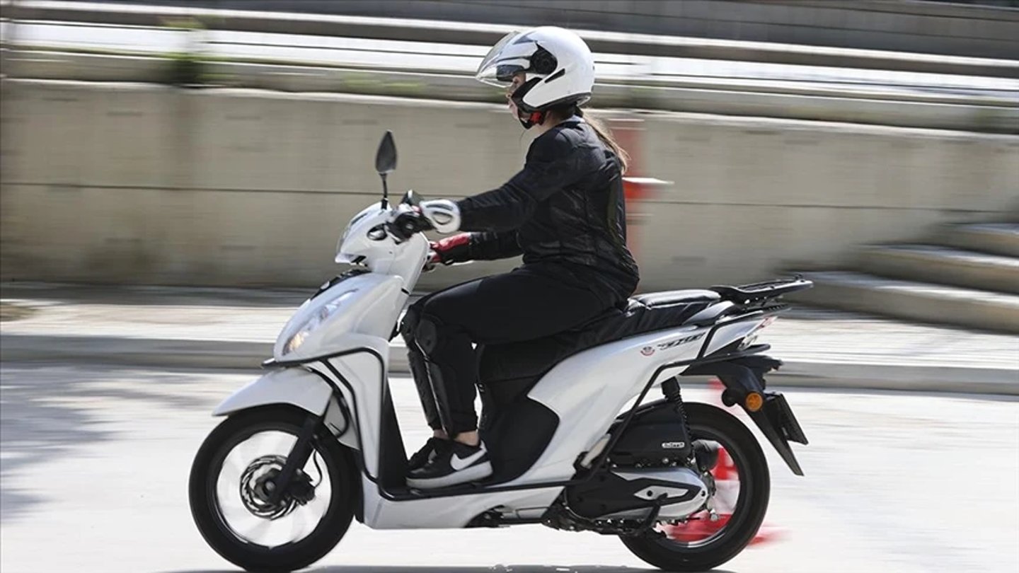 B sınıfı ehliyet 250 CC motosiklet 