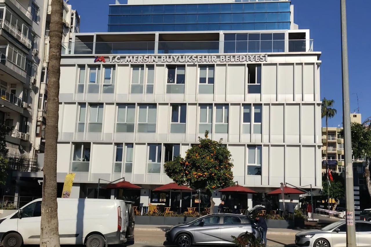 Mersin Büyükşehir Belediyesi'ne operasyon! Çok sayıda gözaltı 