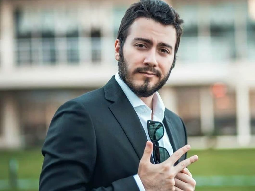Enes Batur hesabını tekrar açtı