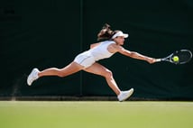 Milli tenisçi Zeynep Sönmez, Wimbledon'da yeni bir tarih yazmak için kortta: Rus rakibine karşı 4.tur hedefi