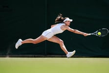 Milli tenisçi Zeynep Sönmez, Wimbledon'da yeni bir tarih yazmak için kortta: Rus rakibine karşı 4.tur hedefi