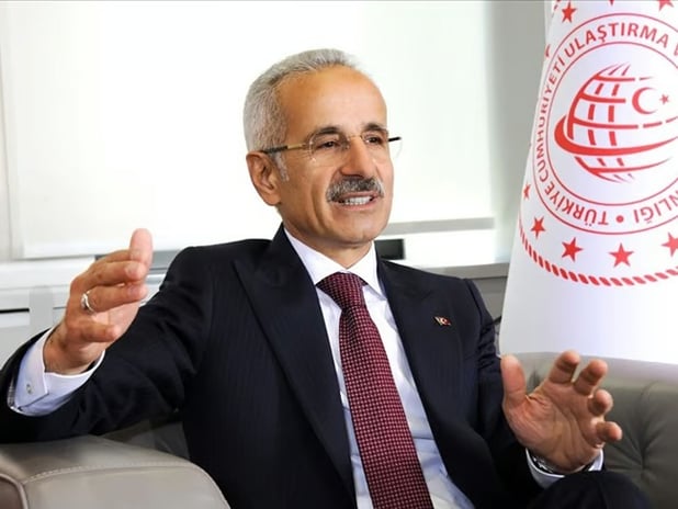 Bakan Uraloğlu İran'da 7, Irak'ta ise 4 Türk uçağının kaldığını açıkladı