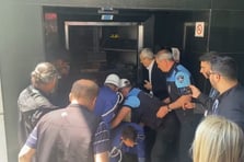 İlhan Şeşen’in cenazesi asansörde mahsur kaldı