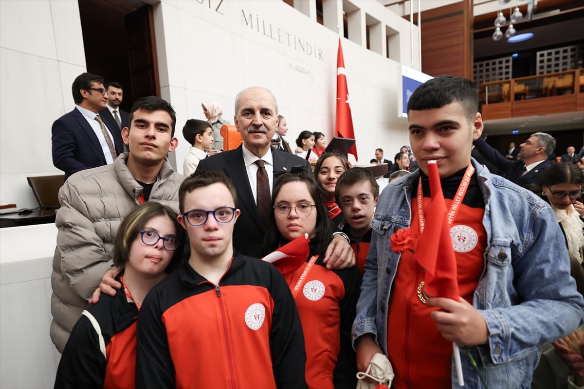 Gazi Meclis’te çocukların günü: "Savaş, korku ve gözyaşı istemiyoruz"