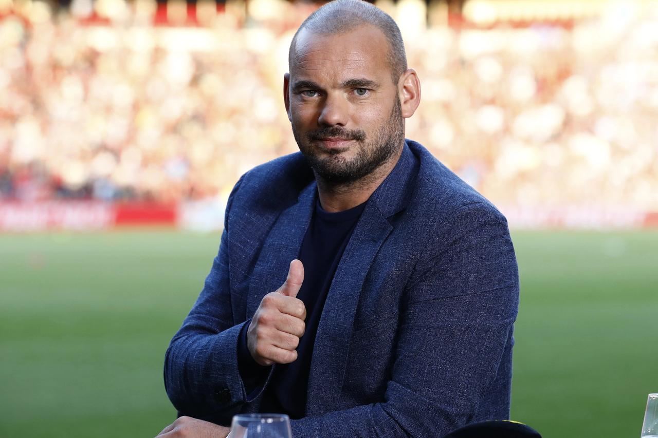 Wesley Sneijder Dünya Kupası madalyalarını sattı