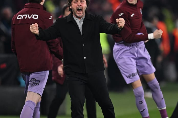 Fatih Tekke ile evinde geçilmiyor