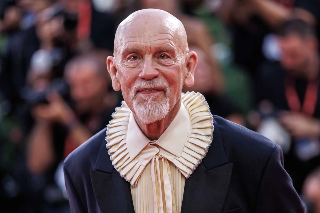 John Malkovich kendisine atfedilen sahte İsrail övgüsü nedeniyle Tel Aviv gösterisini iptal etti