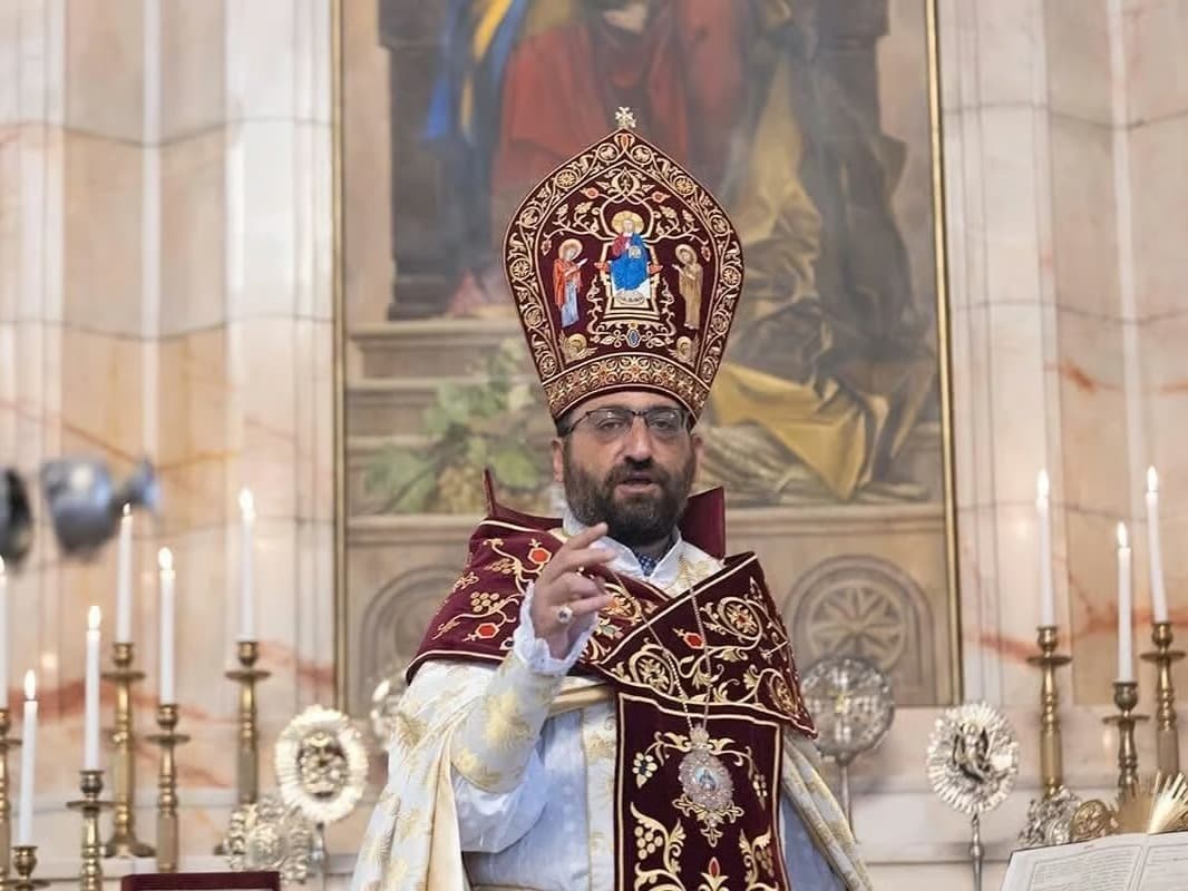 Ermenistan’da hükümet kilise savaşı