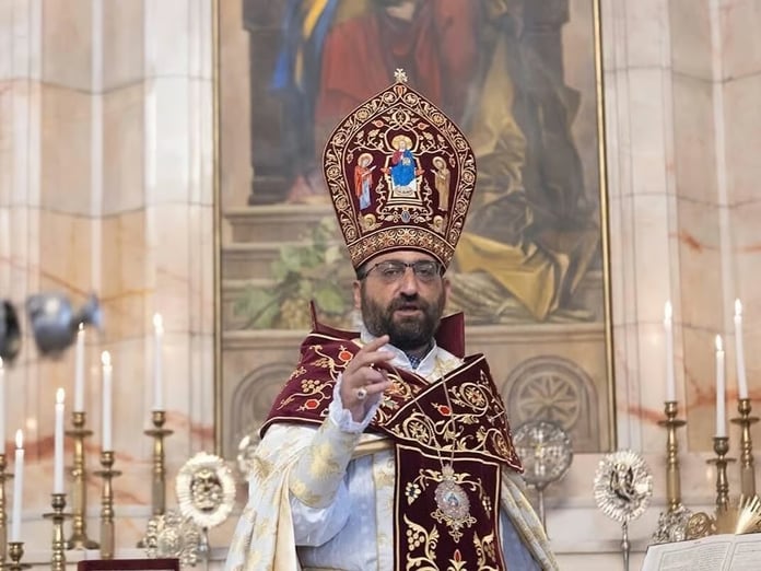 Ermenistan’da hükümet kiliseye karşı: Başpiskopos gözaltında