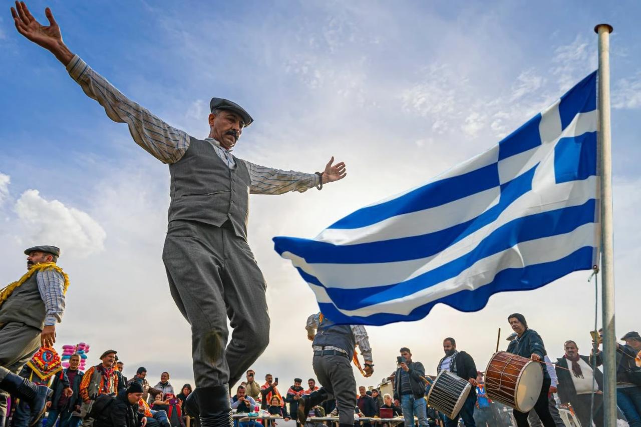 Yunanistan bu kez de zeybek oyununa göz dikti! Sosyal medyada infial yarattı