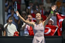 Avustralya Açık’ta Türk rüzgarı: Zeynep Sönmez Melbourne’de tarih yazdı