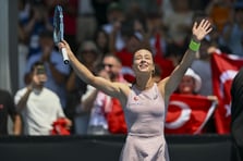 Avustralya Açık’ta Türk rüzgarı: Zeynep Sönmez Melbourne’de tarih yazdı