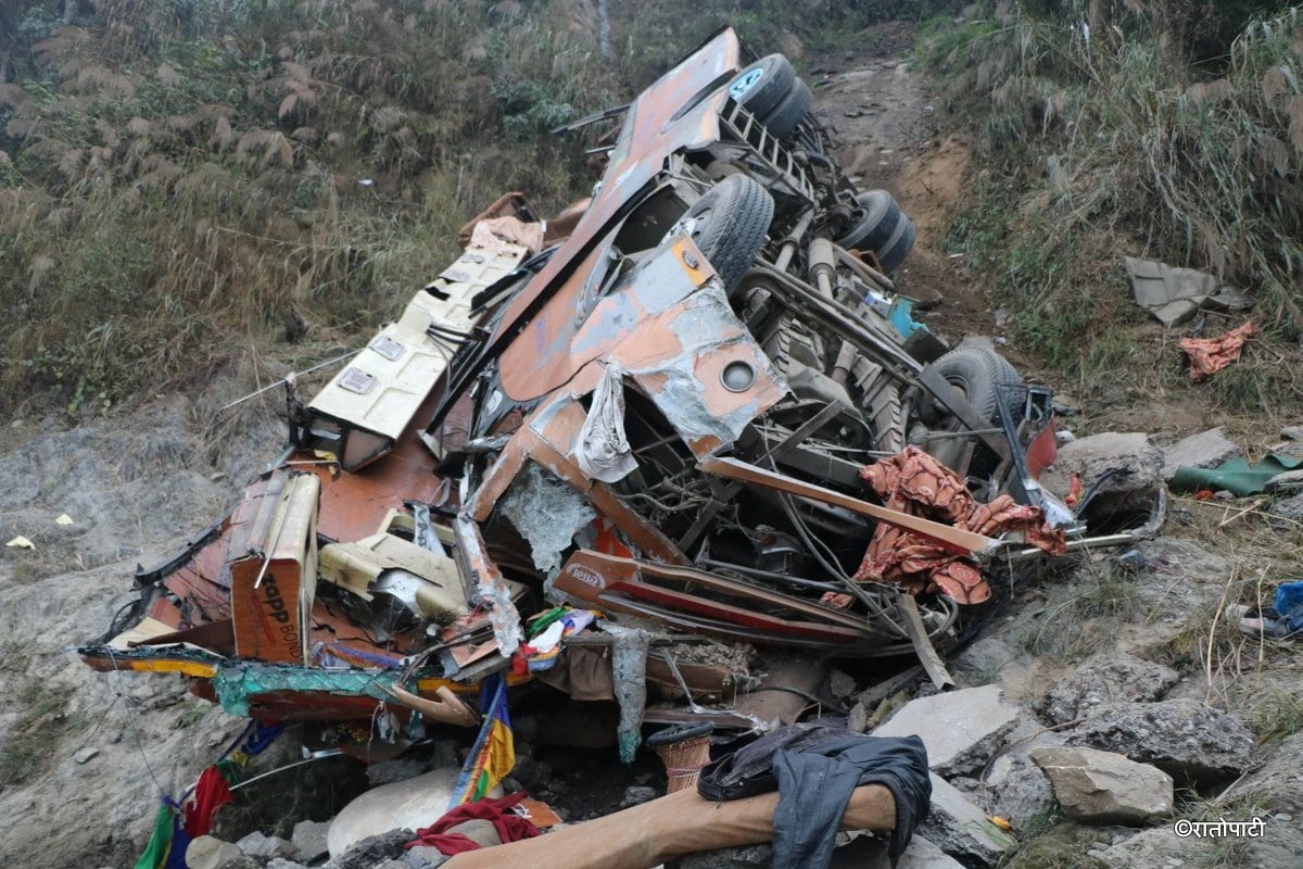 Kaza yapan otobüs kullanılamaz hale geldi - Ratopati