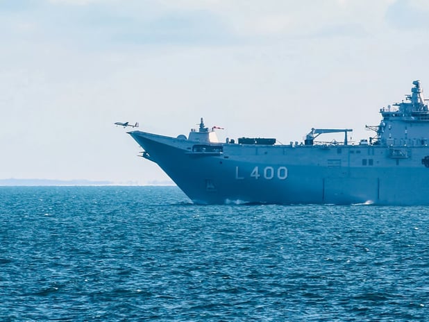 Bayraktar TB3 SİHA, TCG ANADOLU’dan kalkarak NATO tatbikatında deniz hedefini vurdu