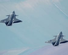 İki Bayraktar KIZILELMA, akıllı filo otonomisiyle kol uçuşu gerçekleştirdi