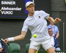 Wimbledon'da tek erkeklerde dünya 1 numarası Jannik Sinner üçüncü tura yükseldi, favori Jack Draper turnuvaya veda etti