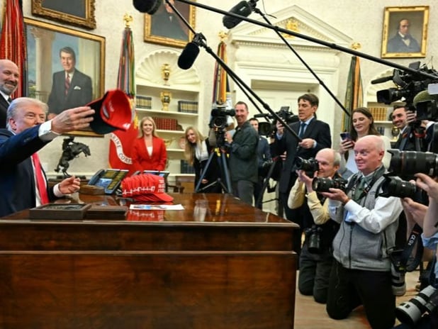 Trump yönetimi, Gazetecileri 'hassas materyalleri' korumak gerekçesiyle kapı dışarı etti