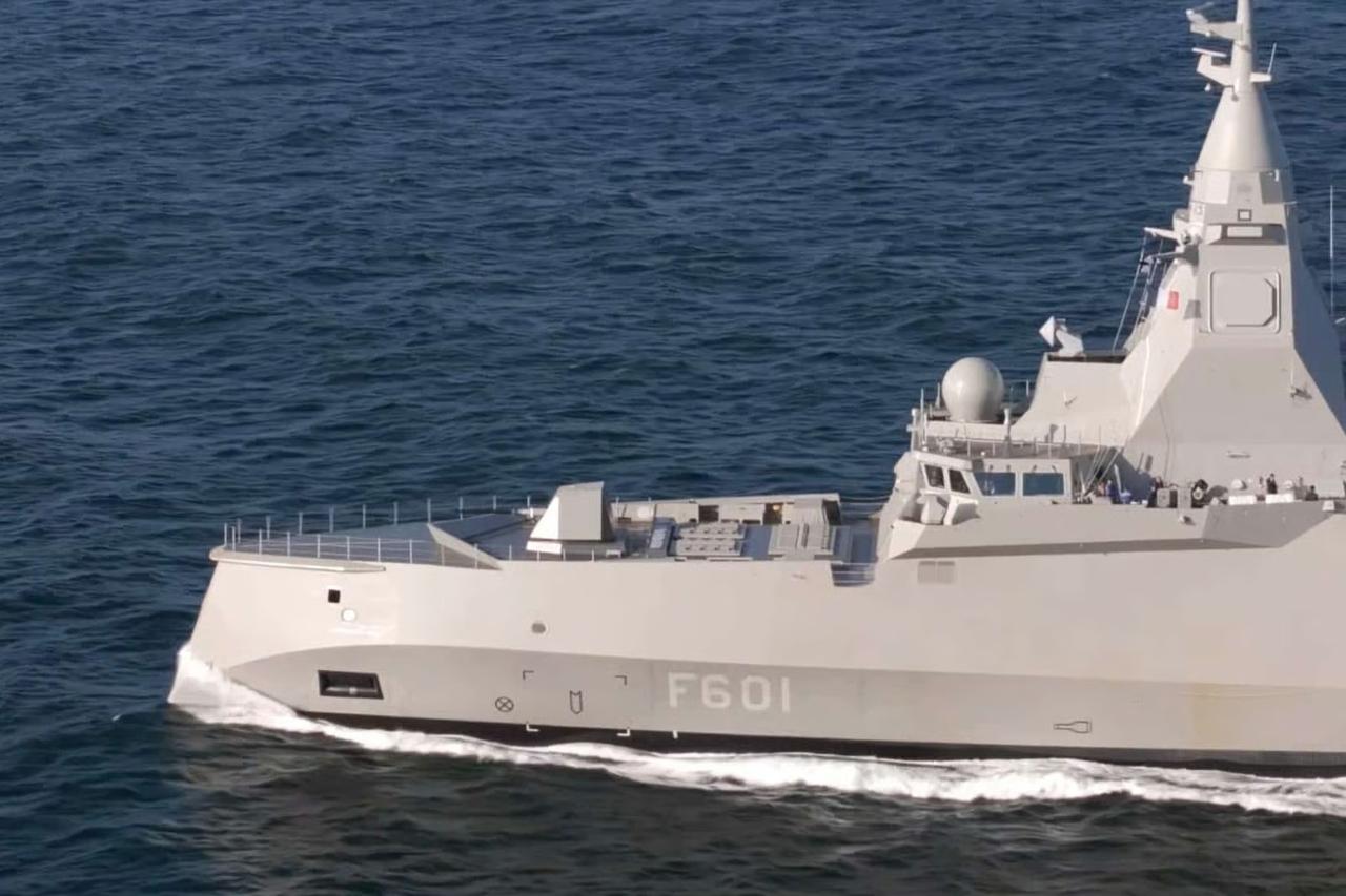 Yunanistan'ın yeni fırkateyni deniz testlerine başladı