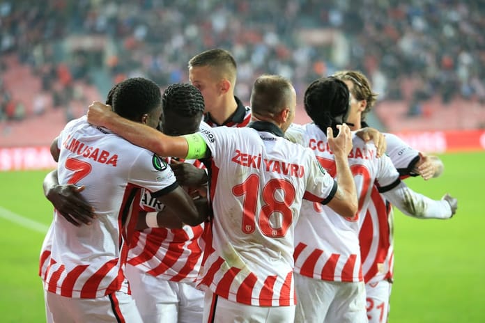 UEFA Konferans Ligi'nde Samsunspor fırtınası: Dinamo Kiev'e gol yağmuru