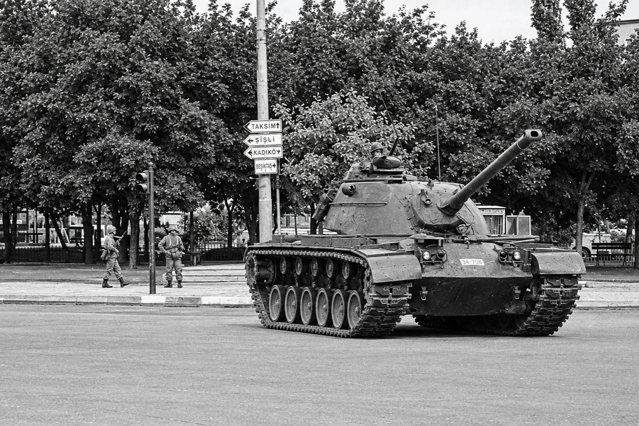 12 Eylül Darbesi, siyasi partiler ve ilk seçimler
