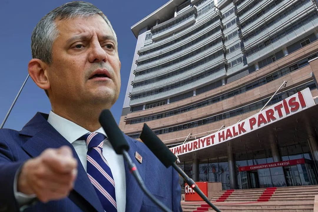 Özgür Özel CHP Genel Merkezi'nden ayrıldı