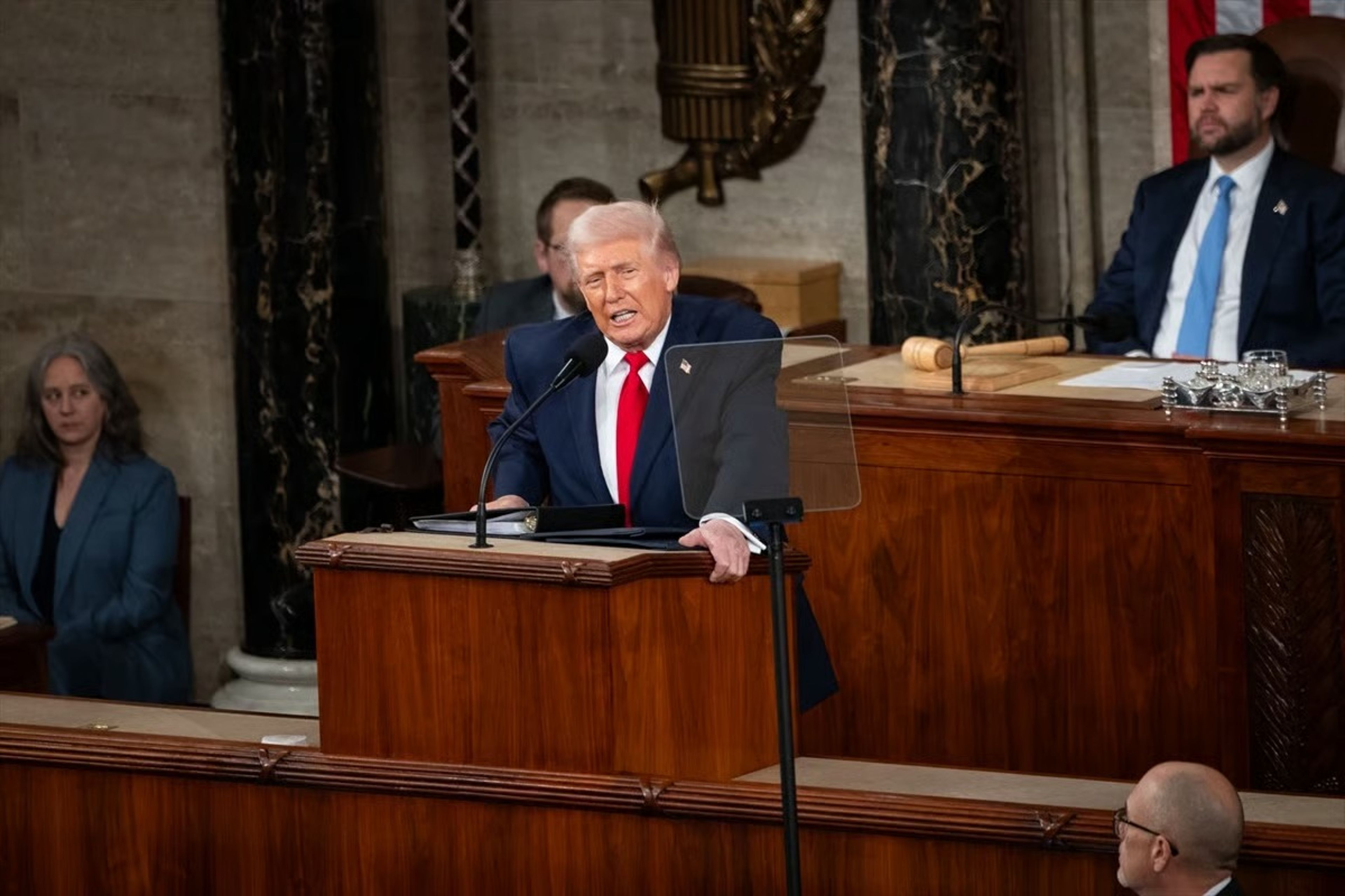 Trump'tan İran'a sert uyarı: Nükleer silaha sahip olmalarına asla izin vermeyeceğim