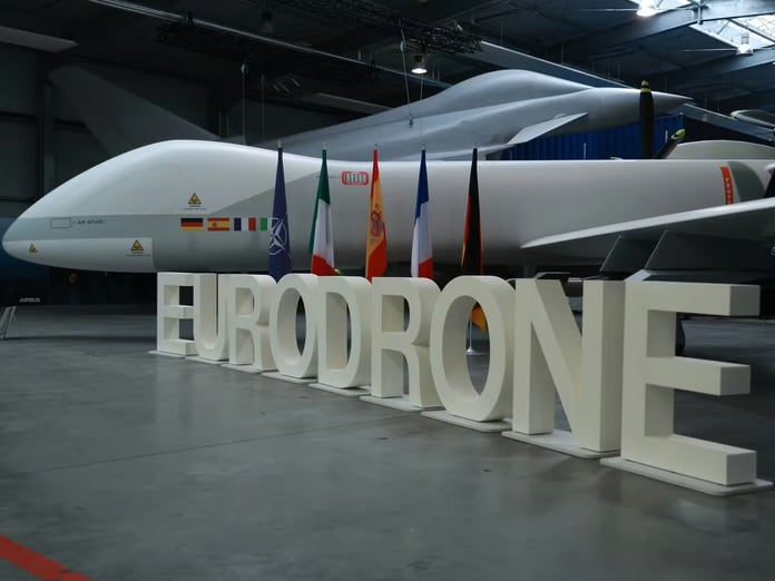 Fransa, Eurodrone programından çekiliyor