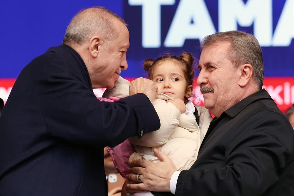 Afetzede aileler yeni yuvalarına kavuştu