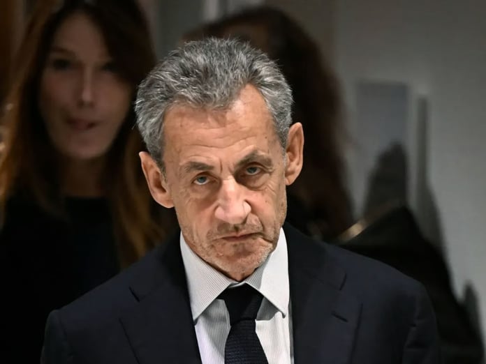 Sarkozy'ye bir dava daha: Adaleti yanıltmakla suçlanıyor