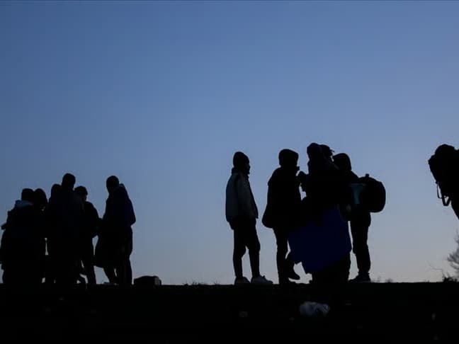 Göçmen tacirlerine ağır darbe: 156 kişi yakalandı