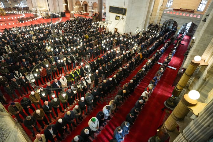 Cuma namazı saati 28 Kasım | Diyanet ile Ankara, İzmir, İstanbul cuma namazı saati kaç?