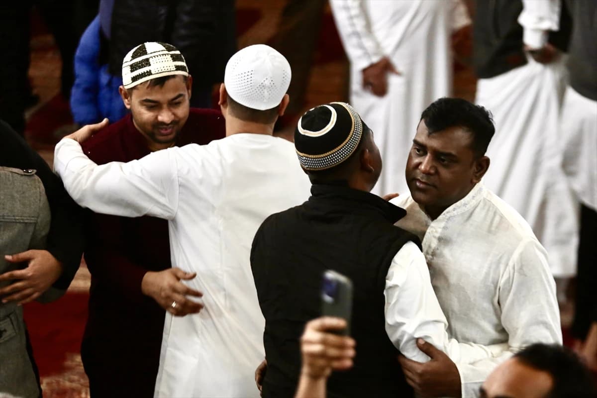 İslam Dünyası Ramazan Bayramı'nı kutluyor