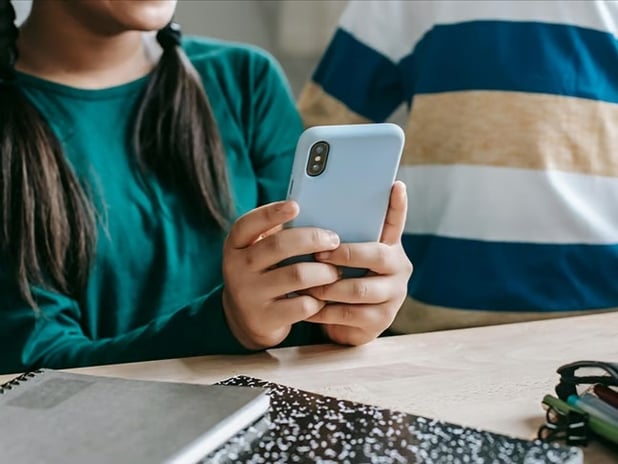 Belçika'da okullarda telefon kullanmak yasaklanıyor