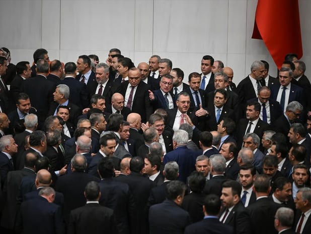 Meclis'te 'en düşük emekli aylığı' gerginliği! Vekiller birbirine girdi 