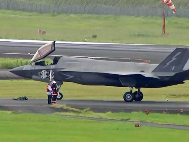 İngiltere’ye Ait F-35B Japonya’da teknik sorun Nedeniyle beklemede