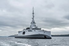 Fransız Donanması ilk FDI fırkateynini teslim aldı