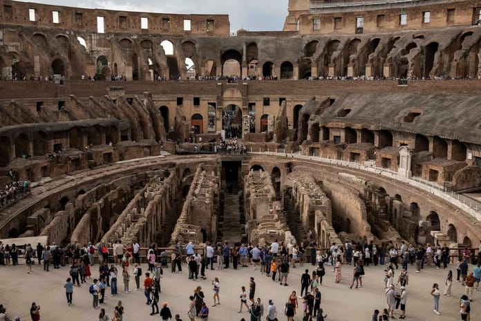 Kolezyum'un 2000 yıllık gizli imparatorluk geçidi ziyarete açıldı