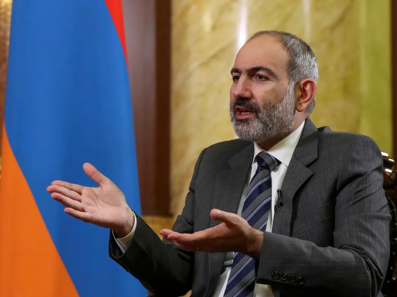 Paşinyan'dan Türk Bayrağı'nın yakılmasına sert tepki